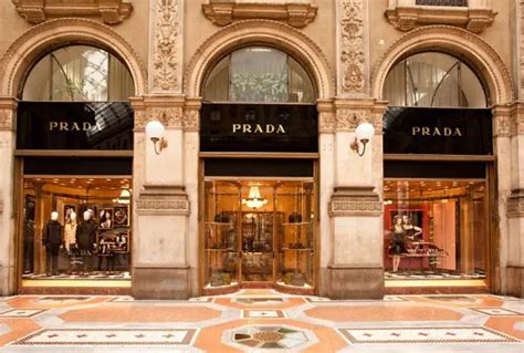 via fogazzaro sabato 10 milano prada|Negozi Prada in Italia, Europa e nel Mondo .